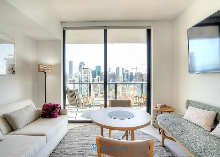 Apartment In New Luxury Condo In Downtown