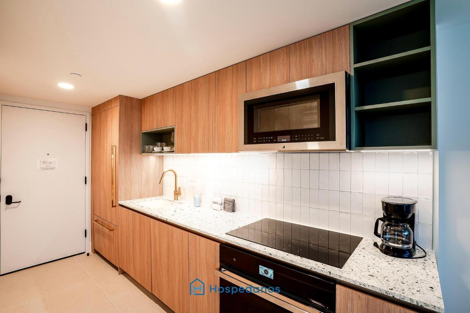 In New Luxury In Downtown