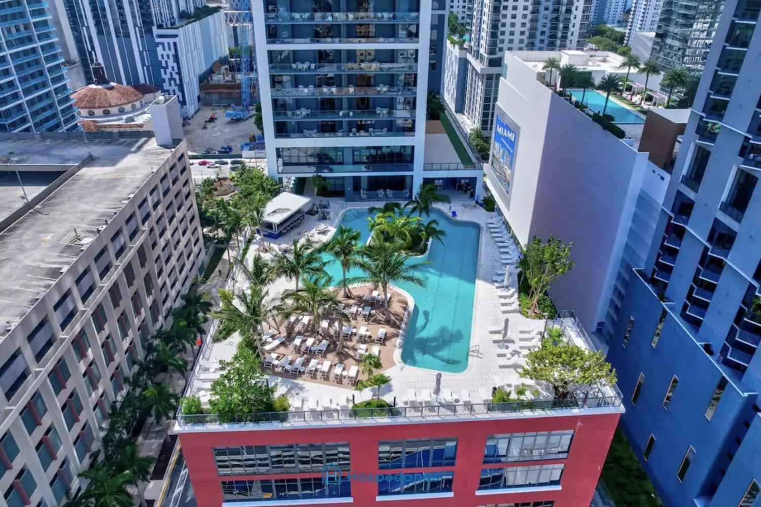 In New Luxury In Downtown Apartment Miami