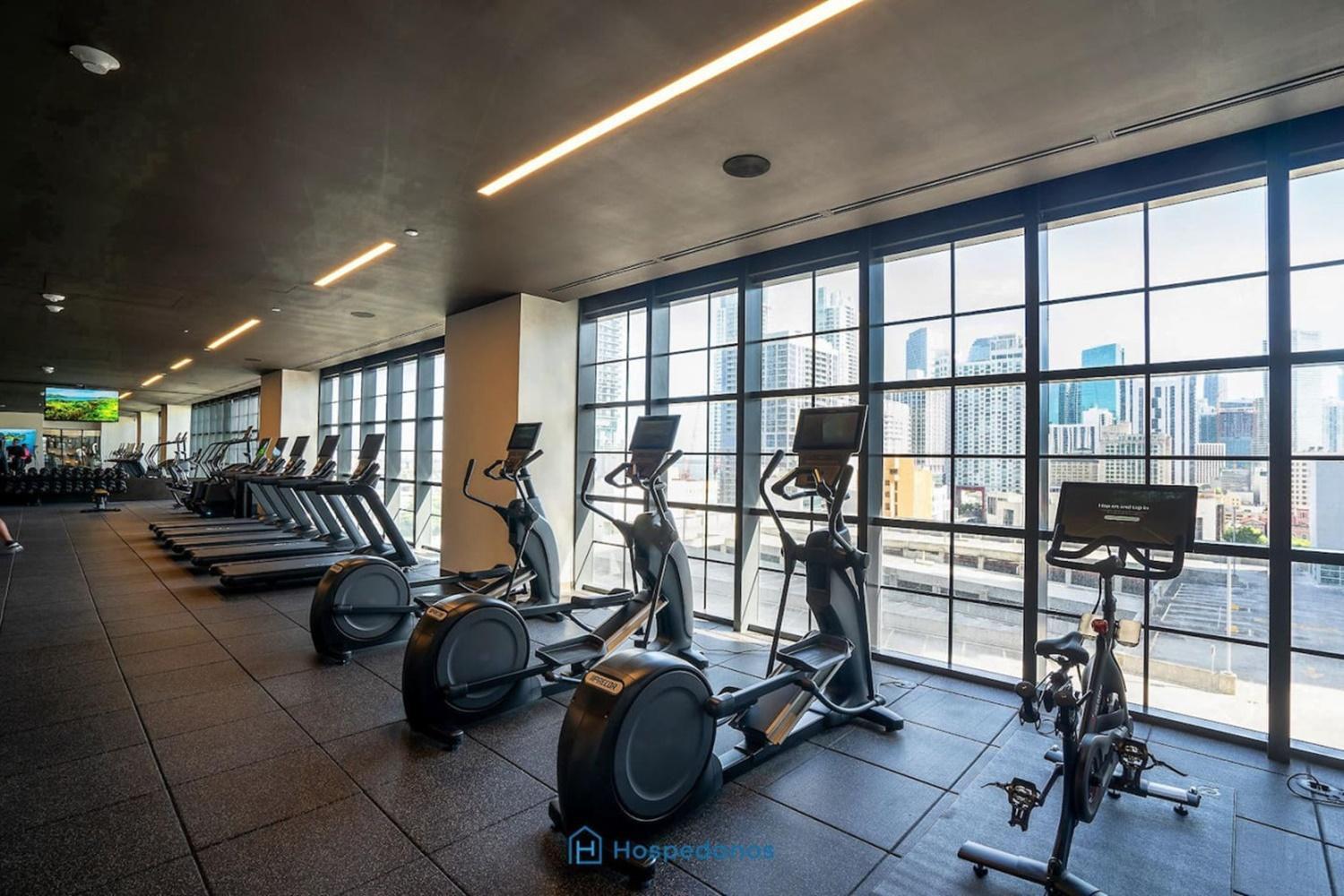 In New Luxury In Downtown